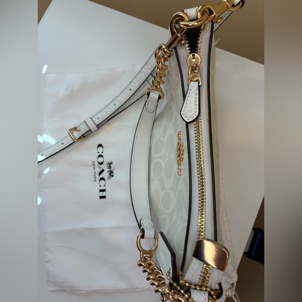 Coach White Teri Shoulder Bag in Signature Canvas - Picture 4 of 12